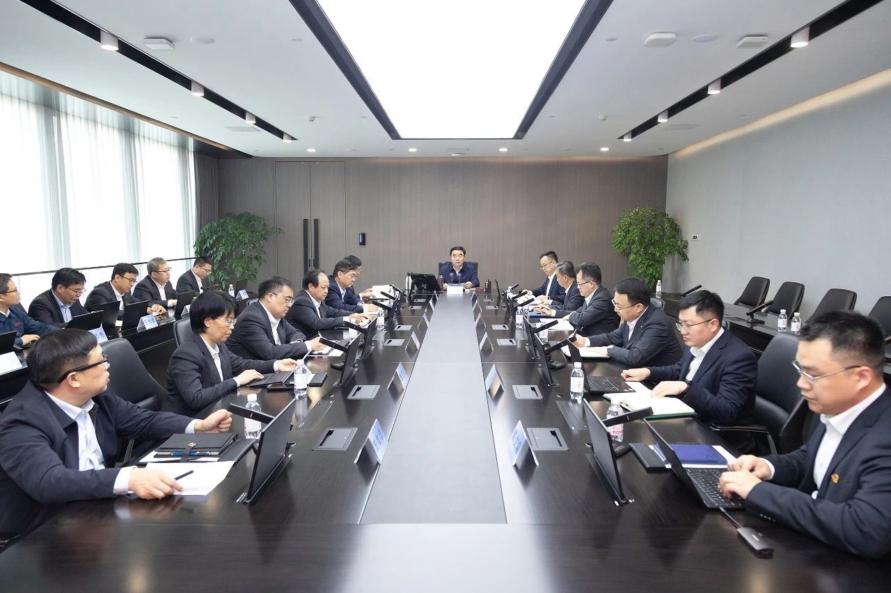 山東重工集團黨委理論學習中心組圍繞習近平總書記關(guān)于科技創(chuàng)新與人才建設的重要論述開展專題學習研討