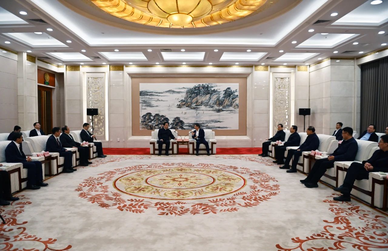 濟寧市委書記溫金榮，市委副書記、代市長張海波會見滿慎剛一行
